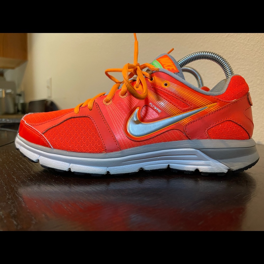 Nike Women's Anodyne DS 537681-800 Crimson/Silver Size 8 Sneakers
